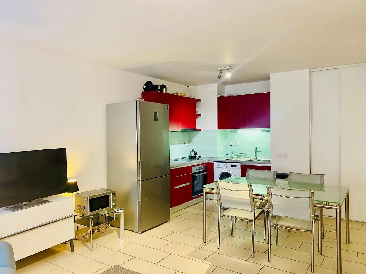 Apartament Tres Joli T3 Vieux Port Cannes