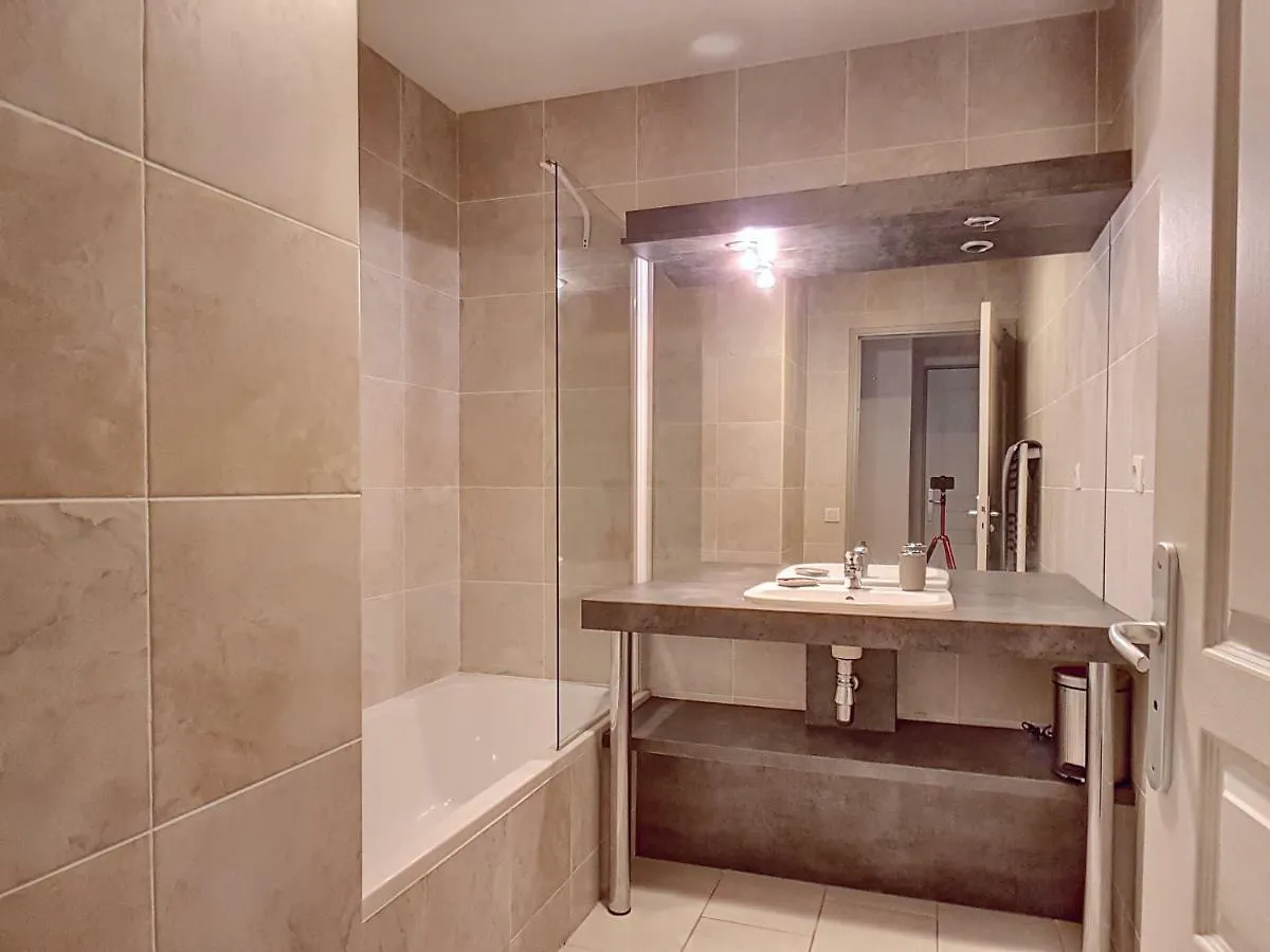 Apartament Tres Joli T3 Vieux Port Cannes